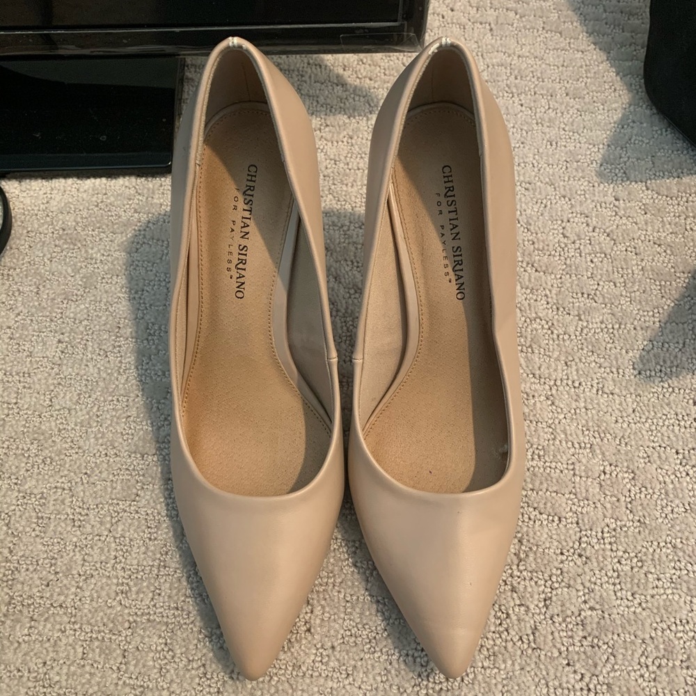 Nude Christian Siriano Pumps